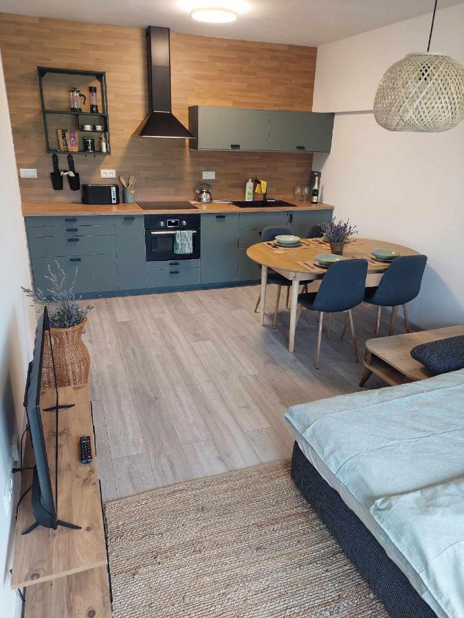 Apartman Besen 304 Bešeňová Zewnętrze zdjęcie